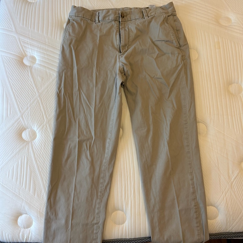 Vineyard Vines Men's Khaki Chinos